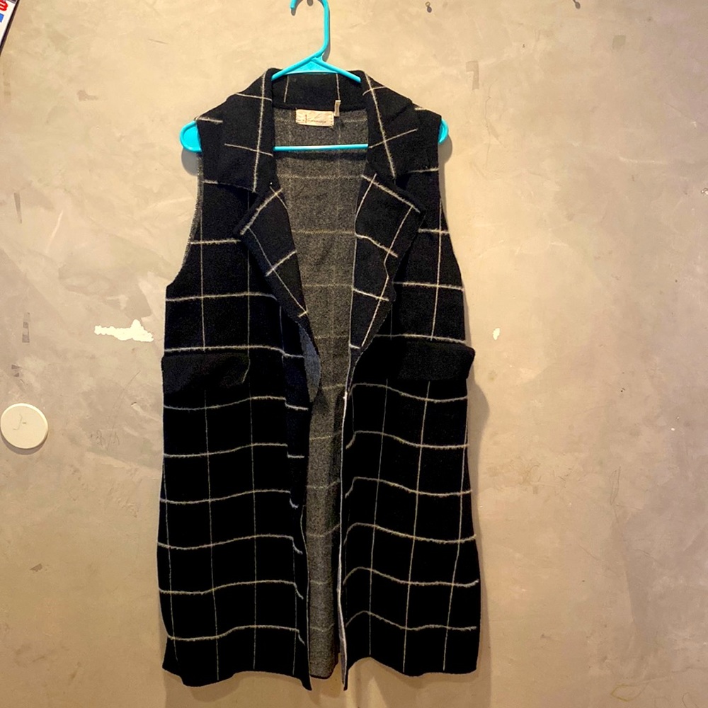 Anthropologie vest duster with two front pockets - cozy up w/ an extra layer.
